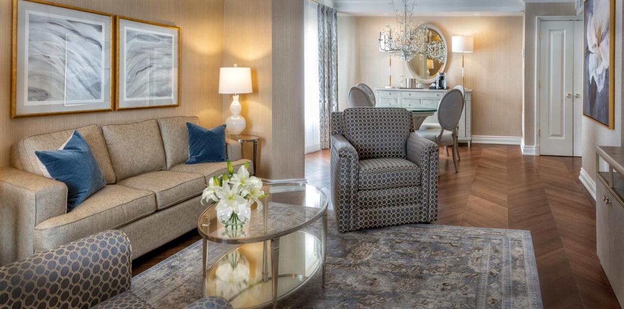 Chateau Vaudreuil Vaudreuil-Dorion Exterior foto A living room at The Carlyle