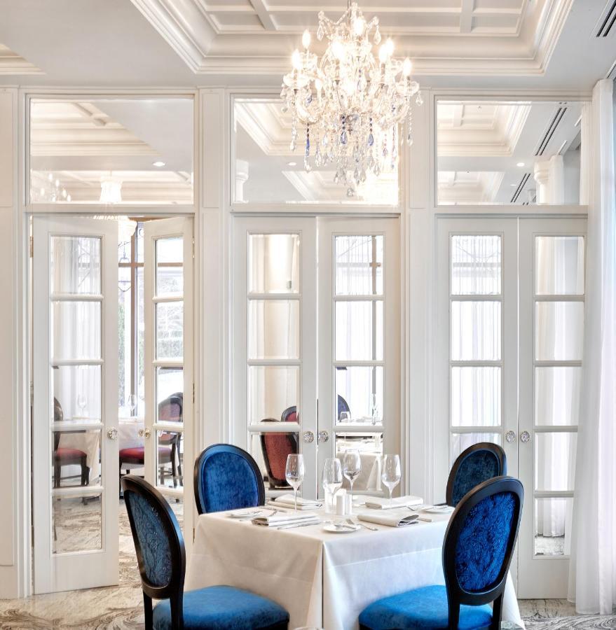 Chateau Vaudreuil Vaudreuil-Dorion Exterior foto Restaurant