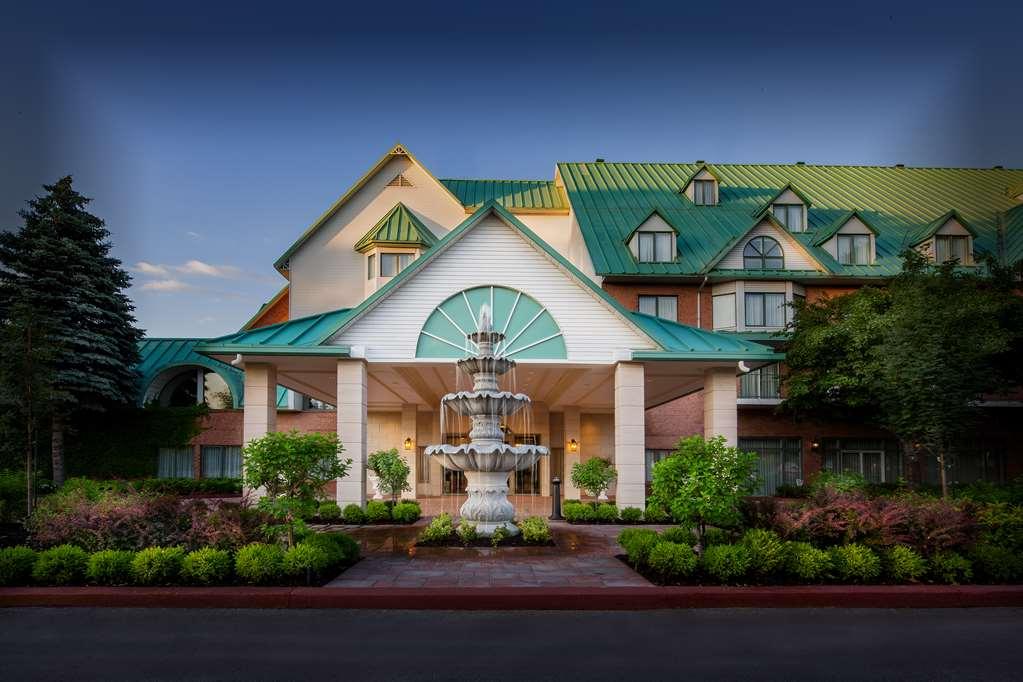 Chateau Vaudreuil Vaudreuil-Dorion Exterior foto The Hotel at Sun Peaks