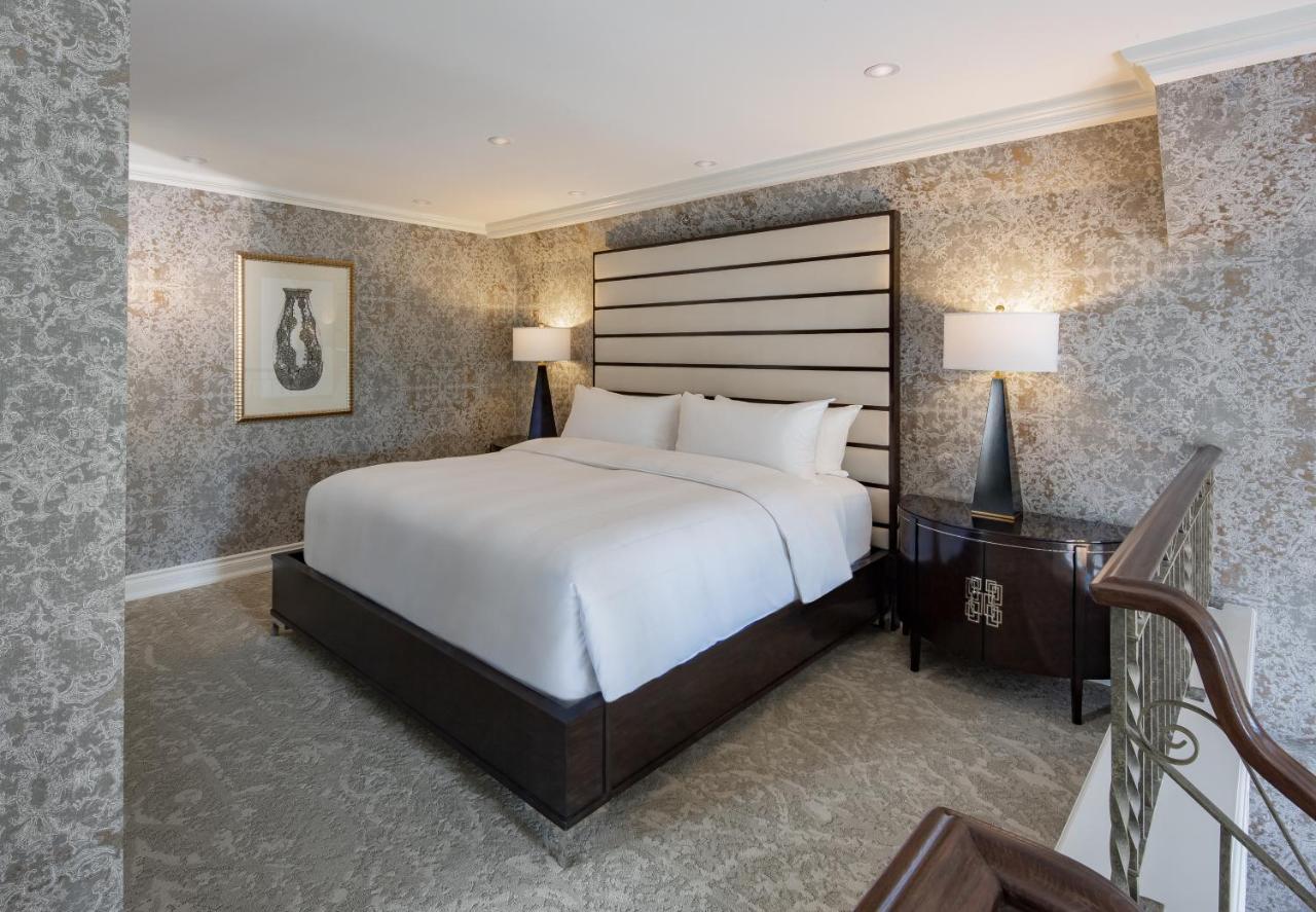 Chateau Vaudreuil Vaudreuil-Dorion Exterior foto A bedroom at the Four Seasons Hotel